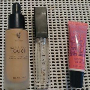 Younique touch foundation & lip gloss